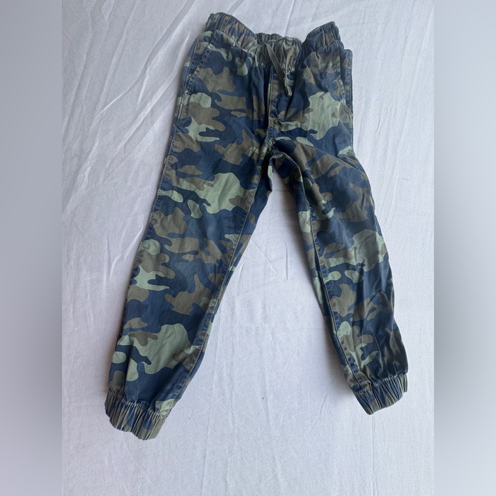 Gap Kids Camo Jogger Pants - Green Camouflage
Size S regular